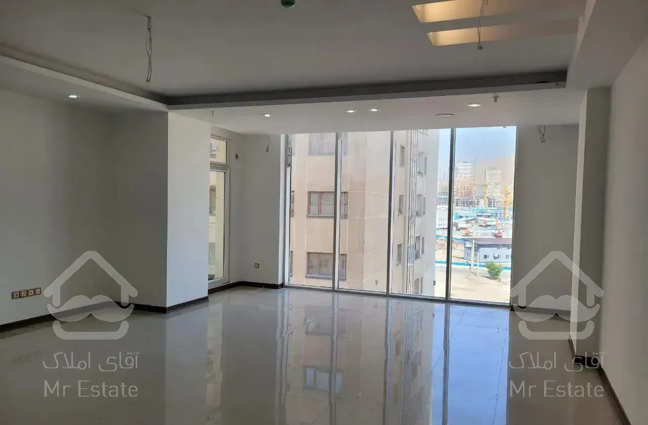 برج مجلل دریاچه/۱۵۸ متر/۳خواب /کلید نخورده