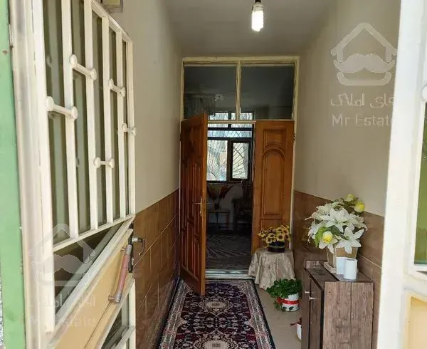 ۱۱۰ متر بنا ۶۰ متر حیاط ۳۰ متر پارکینگ