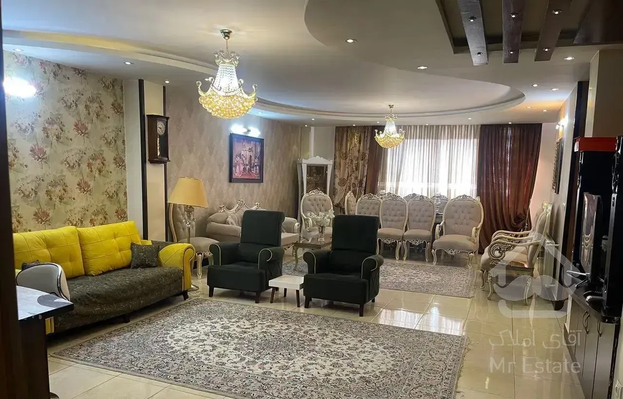 آپارتمان۱۲۲متری/۳خواب/مشتاق خیابان هشت بهشت شرقی