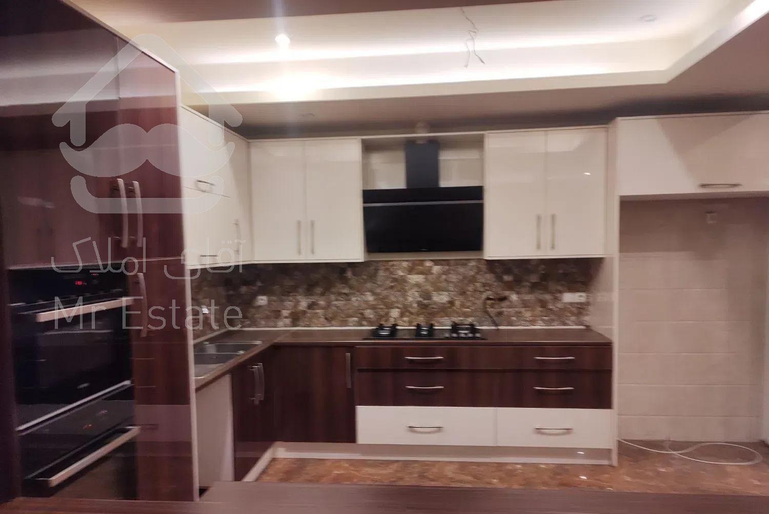 ۲۱۰ متر ، اندرزگو