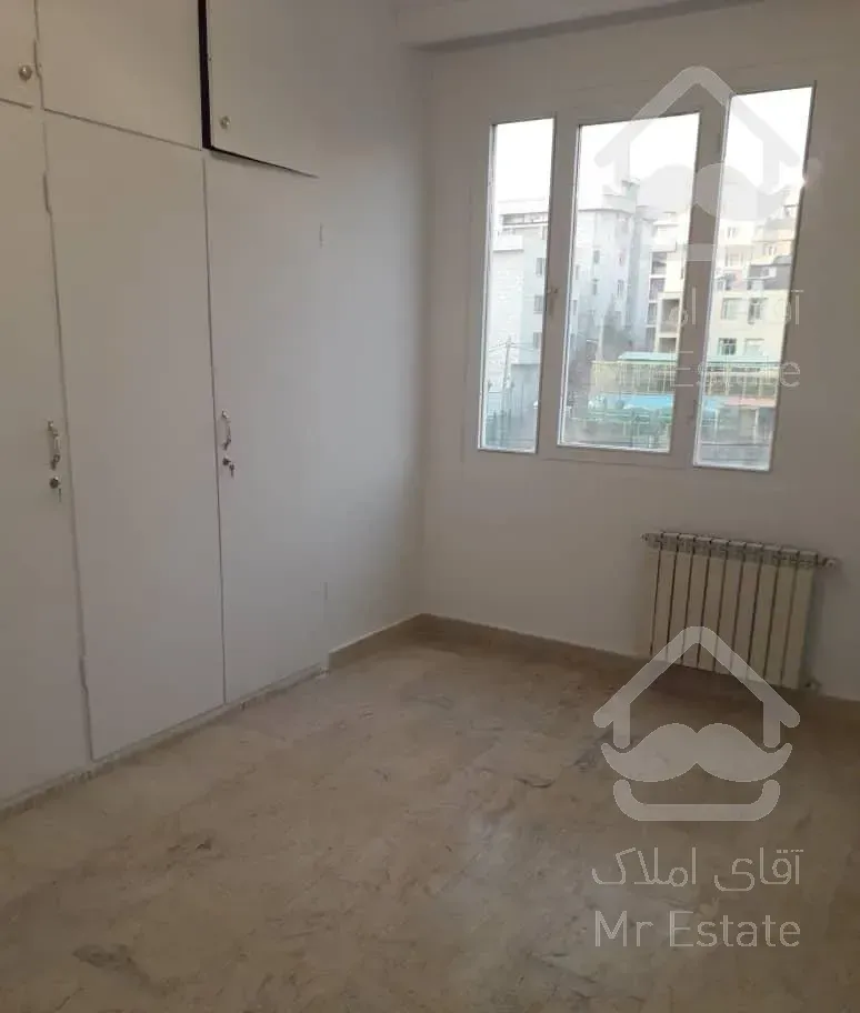 ۵۷ متر / سالن پرده خور /نور گیر