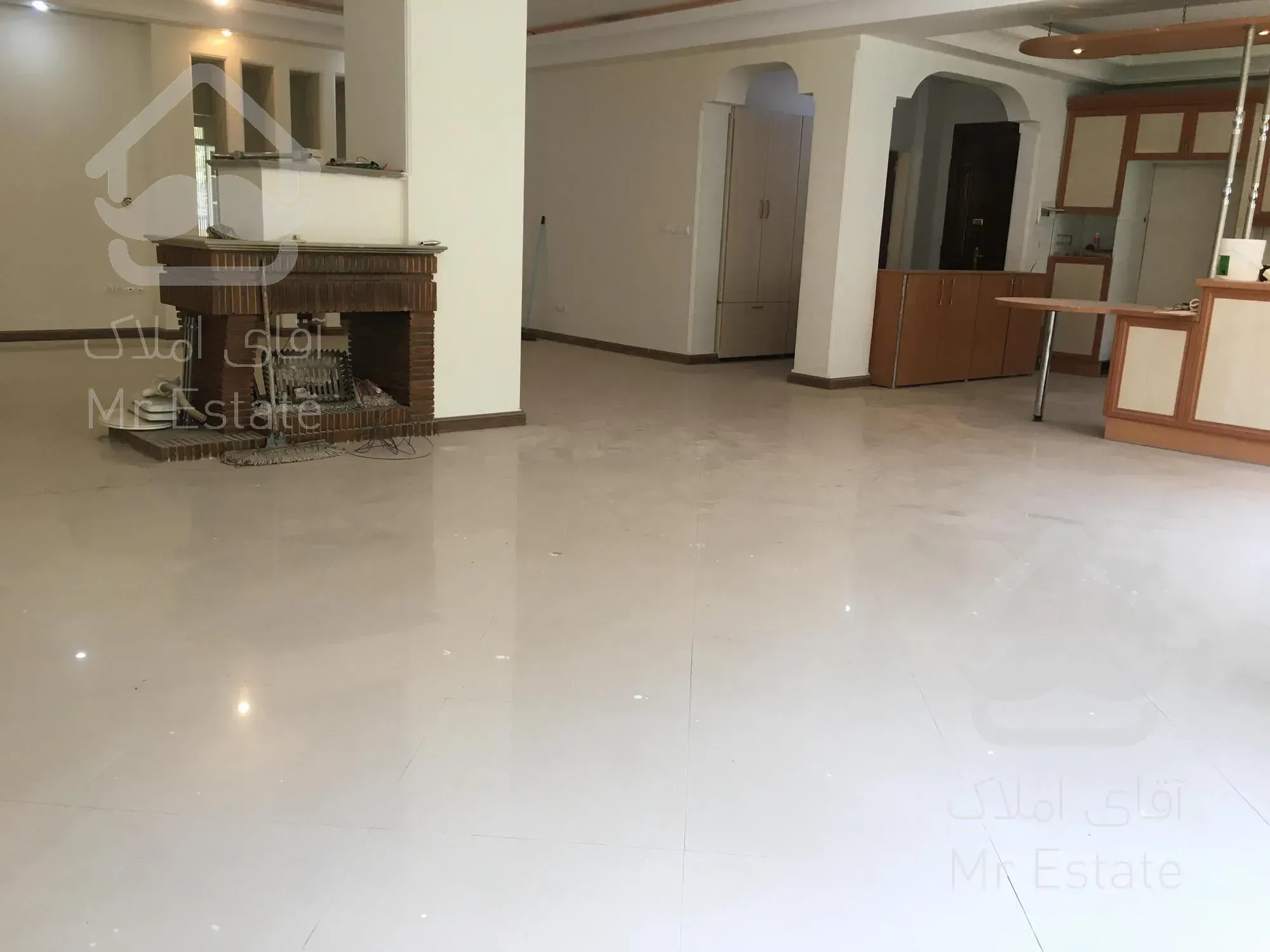 اپارتمان ۲۱۰ متر برج باغ