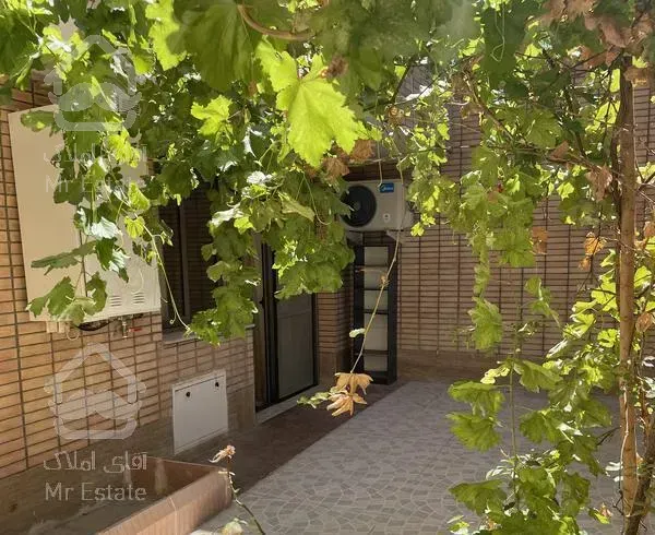 110 متر / 2 خواب / خ میر / حیاط اختصاصی