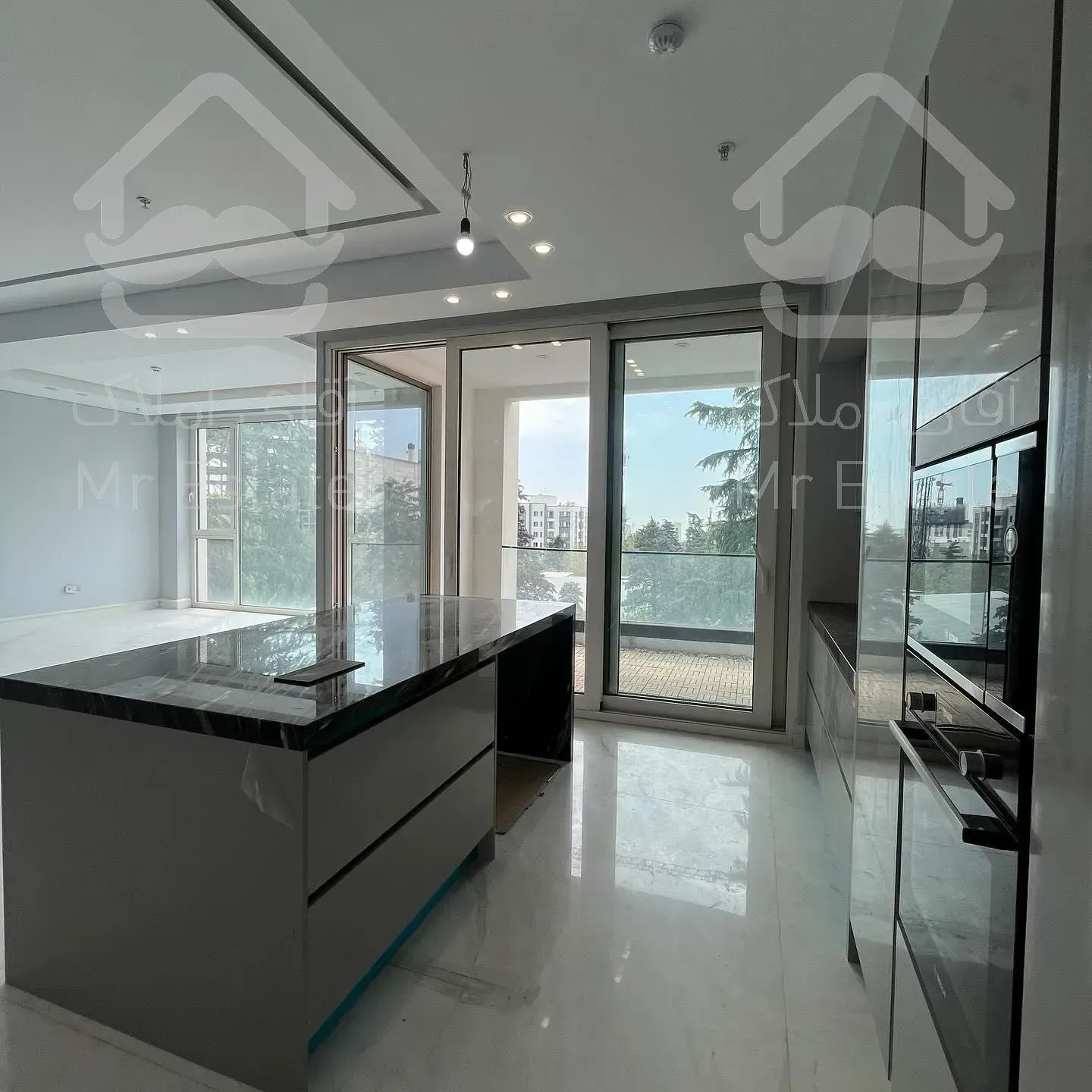 اجاره برج تکواحدی ۳۳۰متر قلب فرمانیه ویو سطح شهر