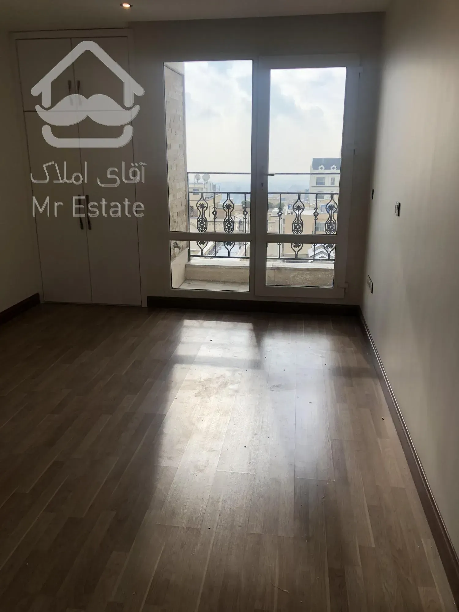 رهن و اجاره آپارتمان ۲۱۵ متری ۴ خوابه نیاوران