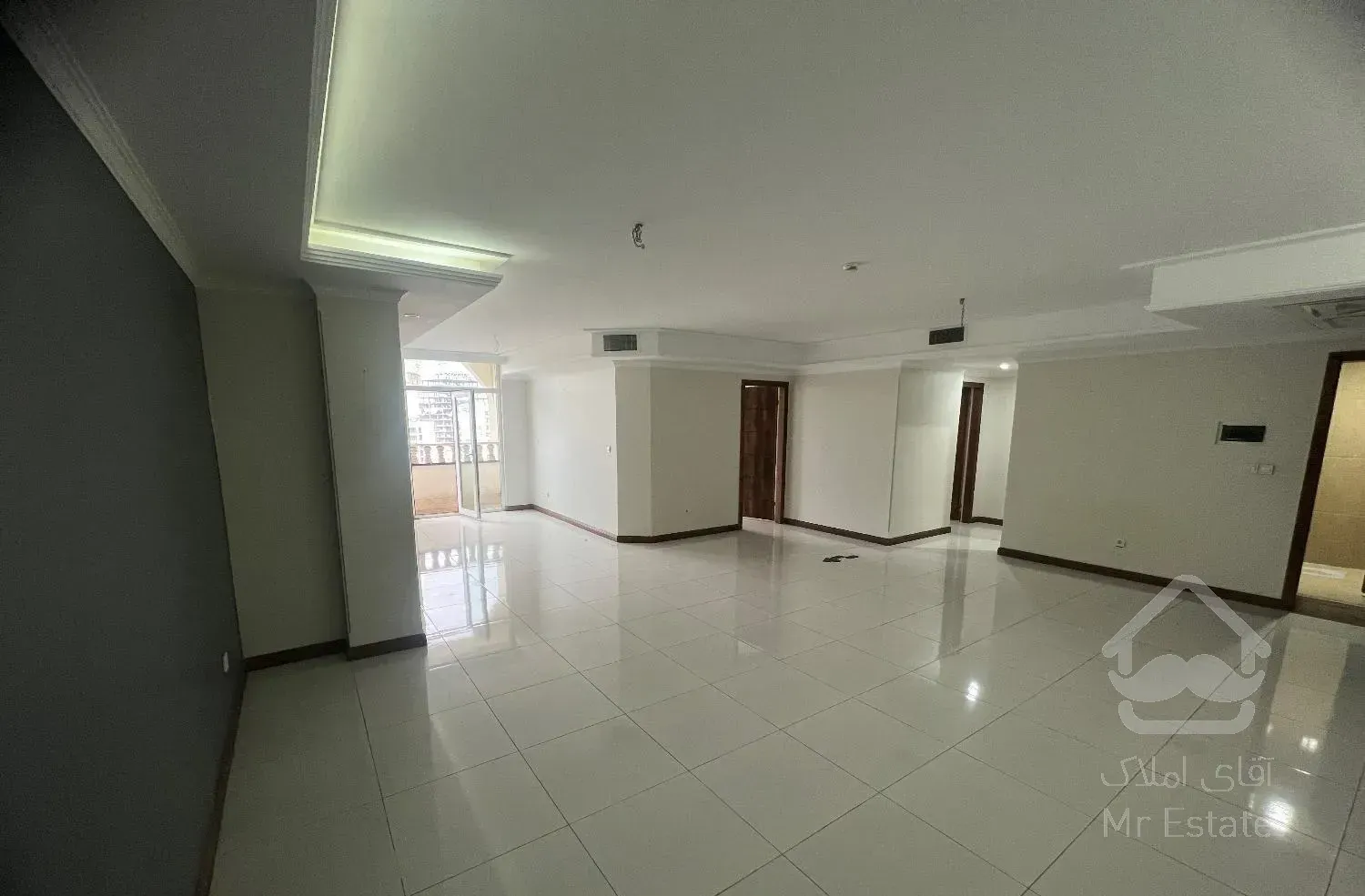 فروش آپارتمان ،طبقه آخر برج ۱۱طبقه گل نرگس