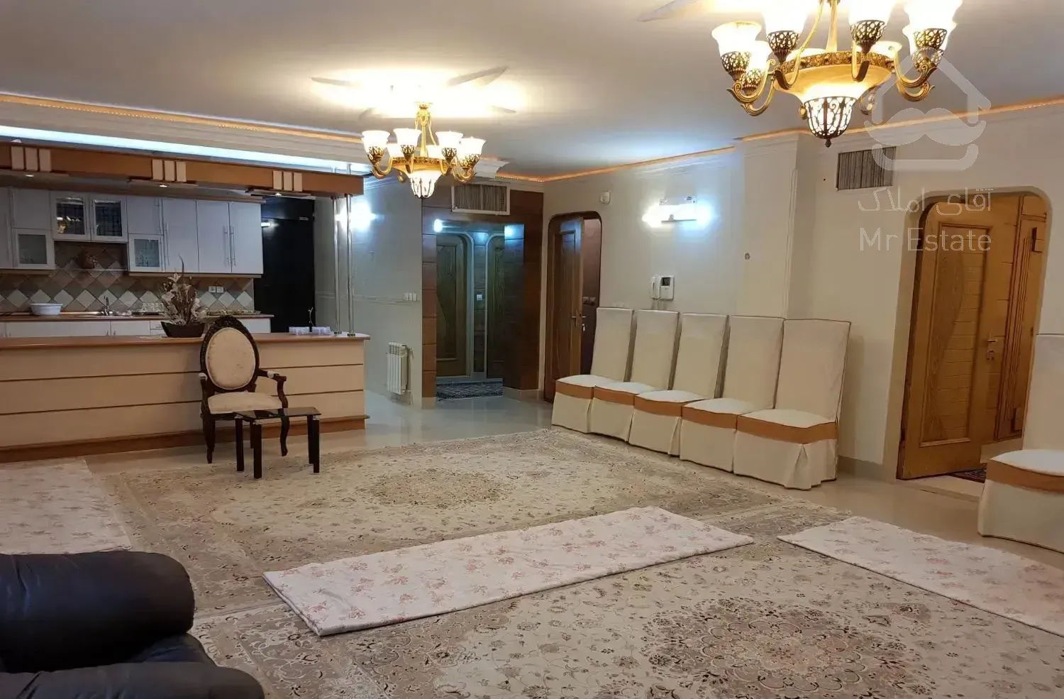 آپارتمان 160متری، سالن مستطیل و 2 خواب بزرگ