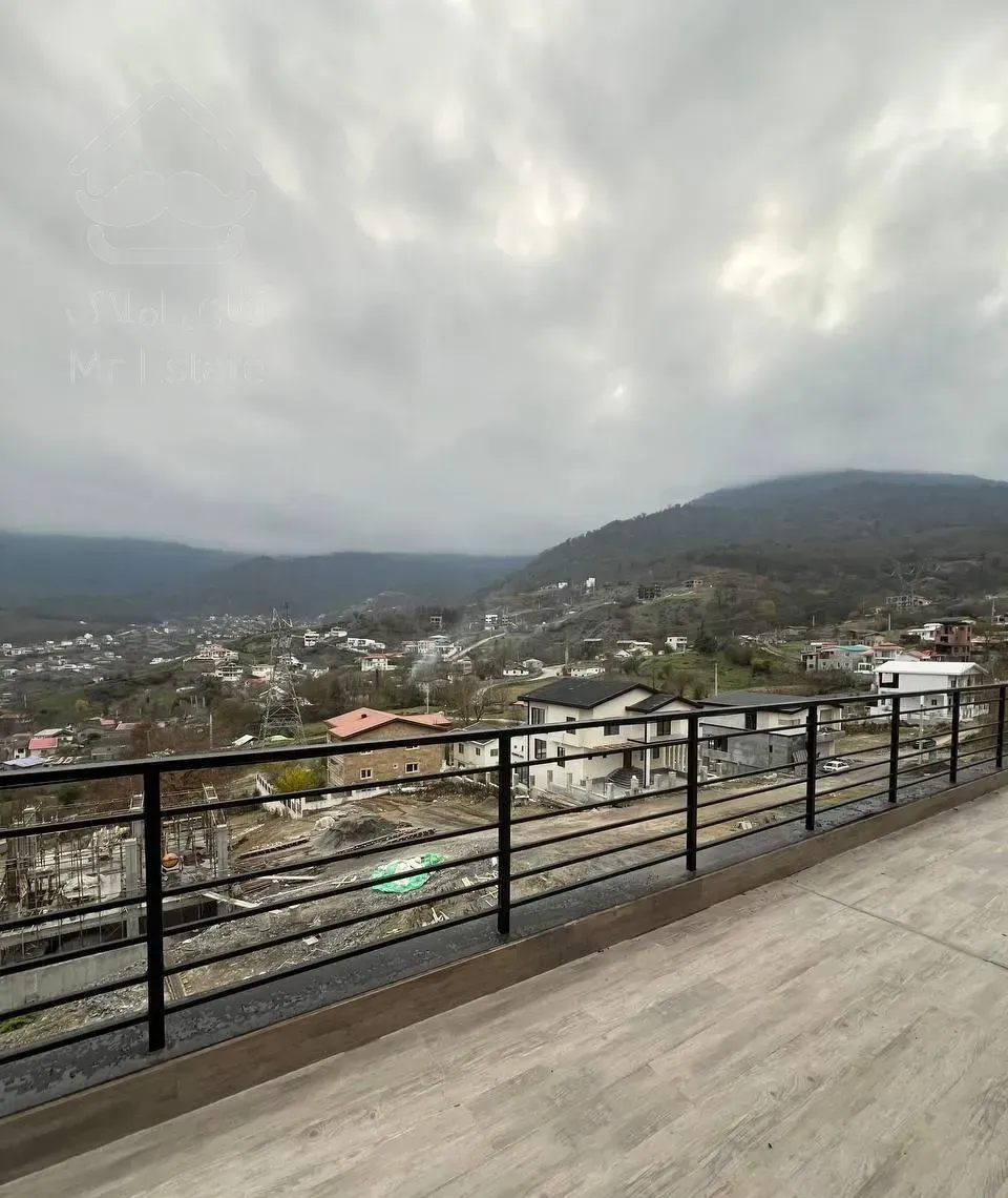 داخلش شبیه فیلمای اروپاییه/دو استخر/تریبلکس/لاویج