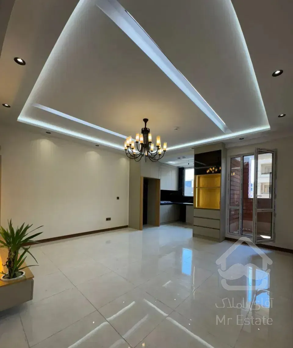 ۶۷ متر *  ۲ خواب *  کلید نخورده  * کم واحد *  فول