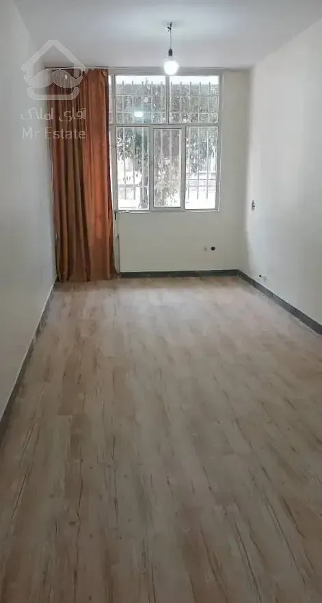 72 متر      /     پارکینگ ماشین