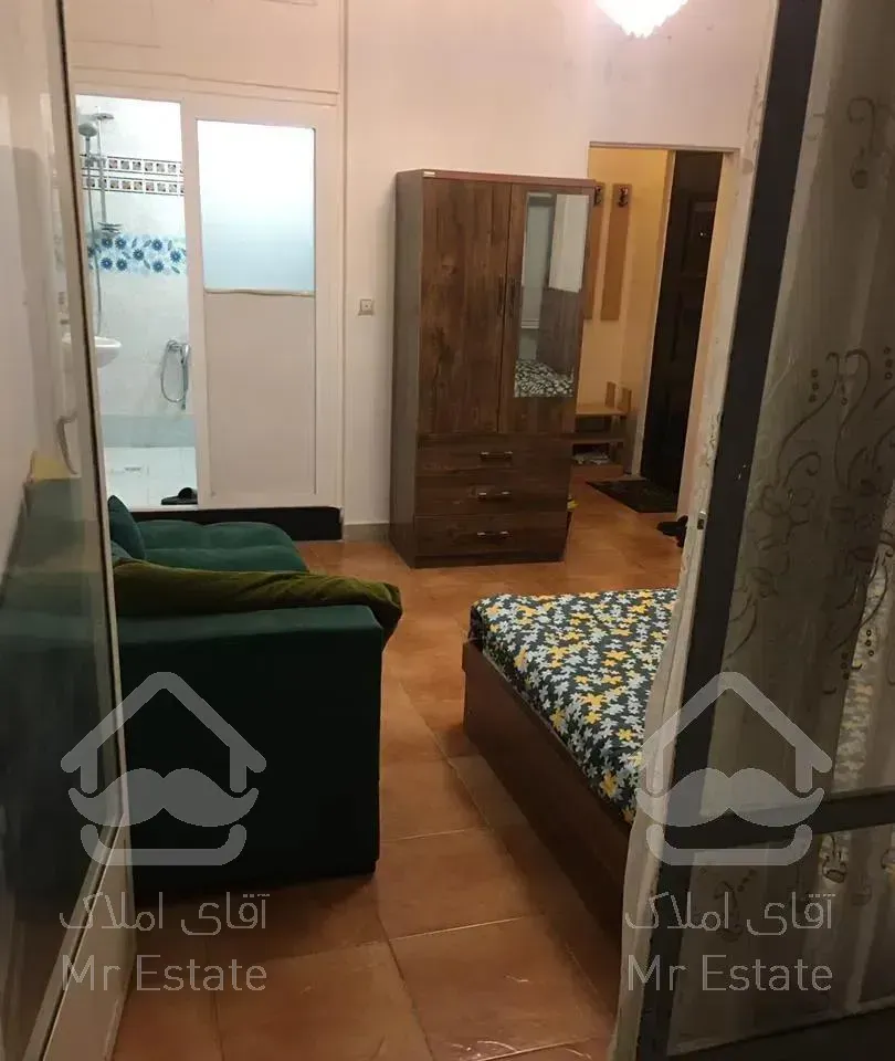 روبروی میدان سنایی