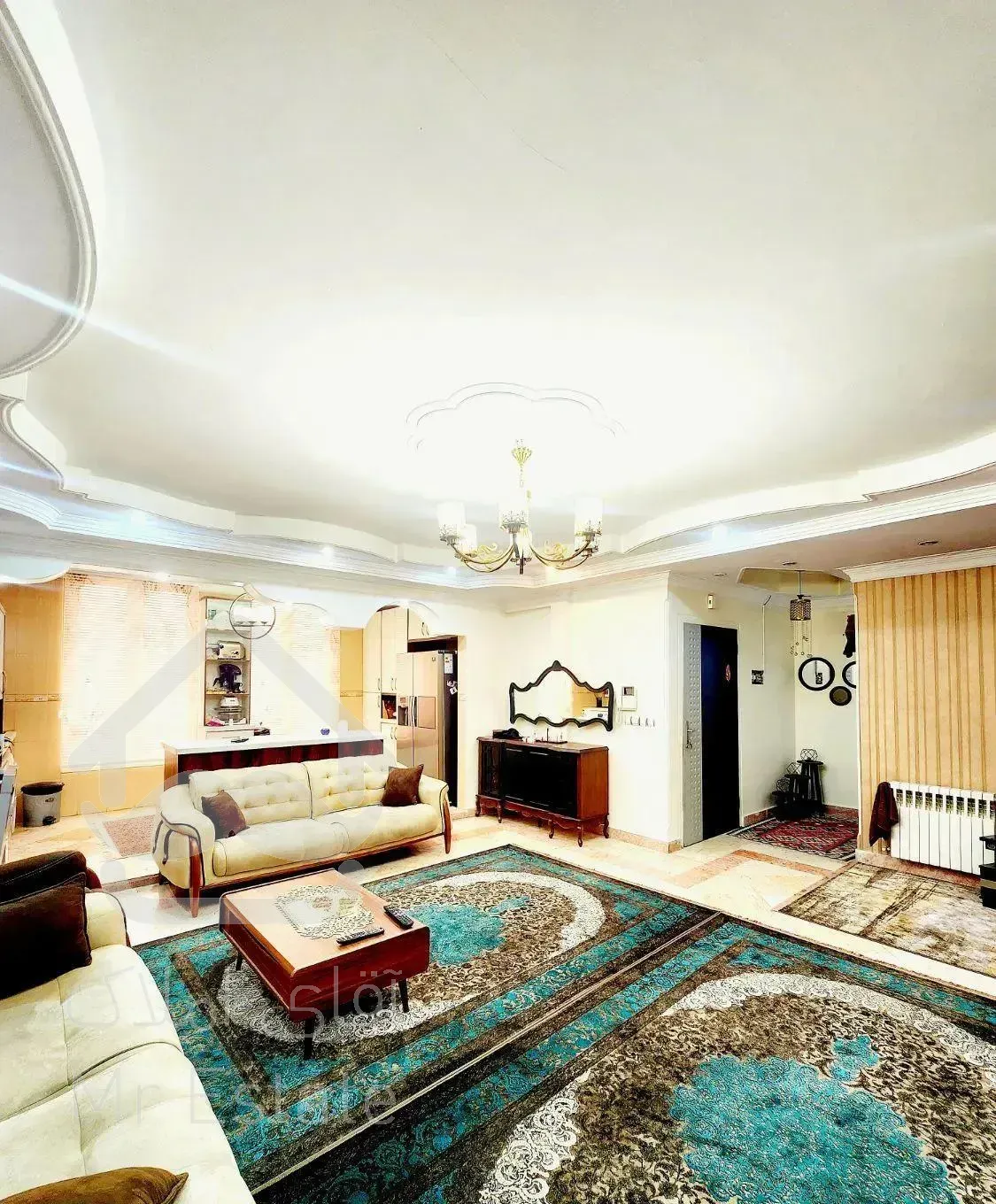 فردوس غرب۸۴متر مالک فروشنده روبه افتاب /فوری