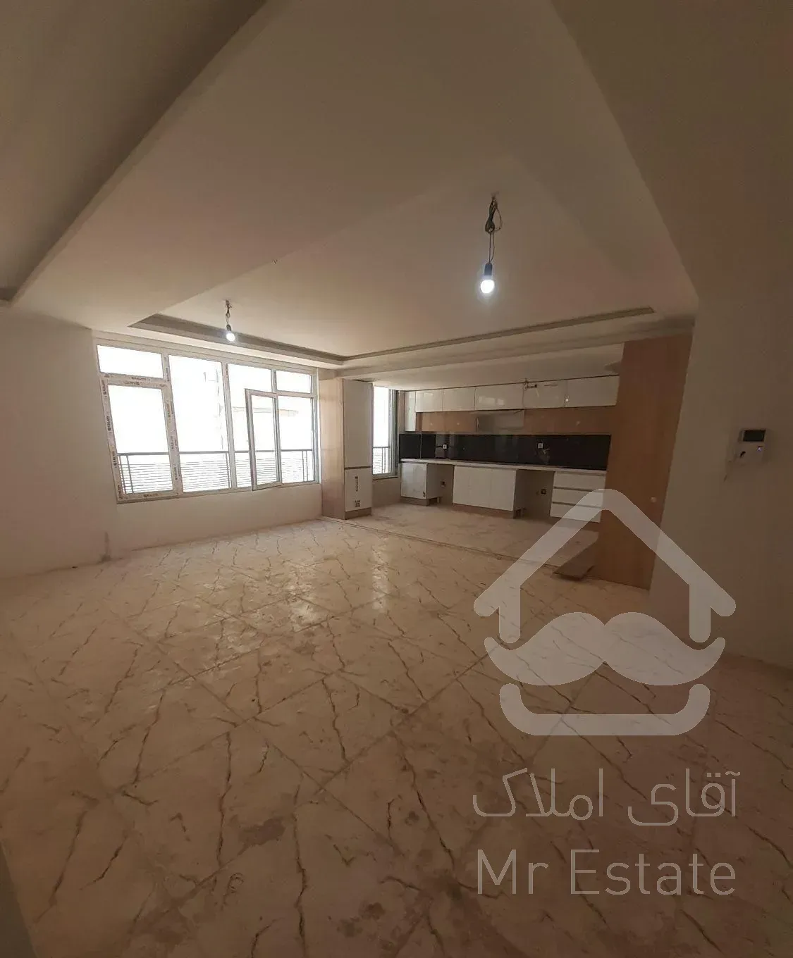 آپارتمان۲خوابه/۱۲۰متری/نیمه تجهیز،صفر/هرمزگان