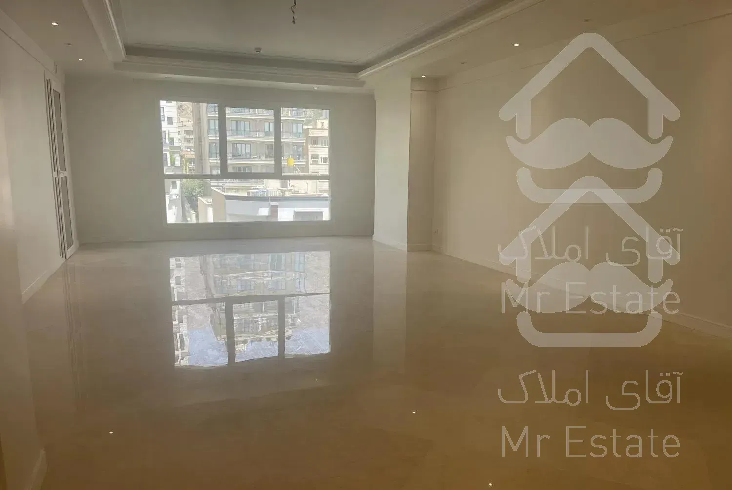 ۲۴۵ متر در ولنجک چشم انداز کوهستان