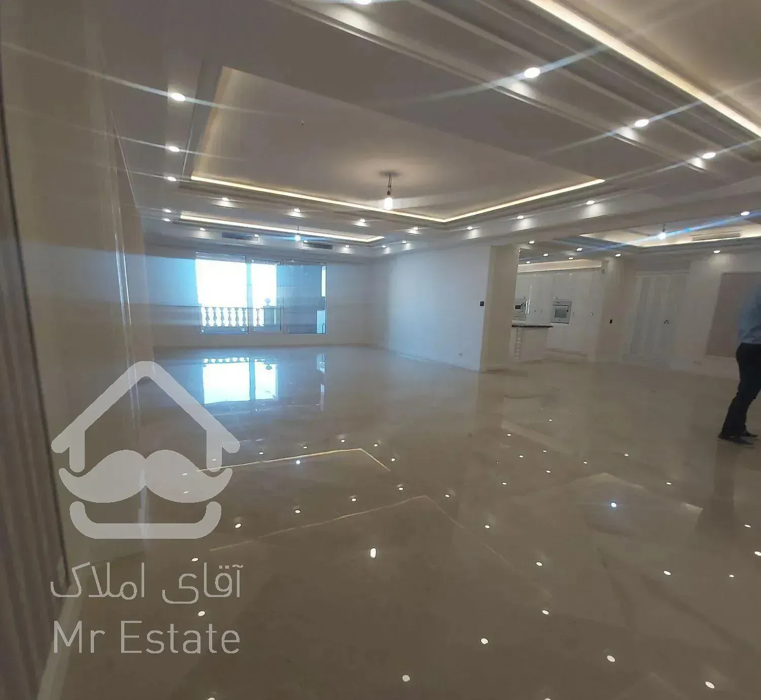 ۱۸۹ متر    تکواحد    تاپ   ۳ پارکینگ