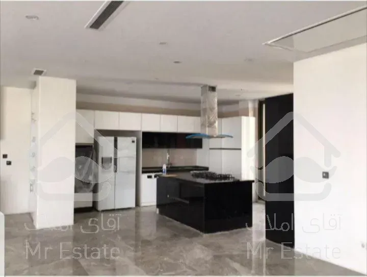 رهن کامل اپارتمان ۲۰۰متری در برج باغ نیاوران