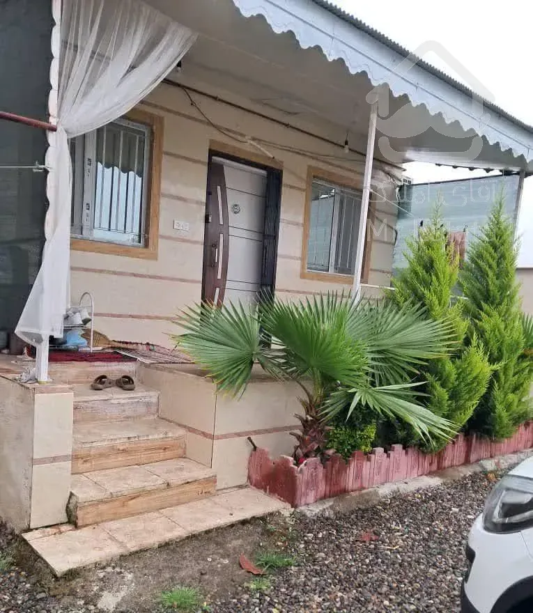 خانه ویلایی ۵۰ متری با ۲۰۵ متر زمین مسکونی