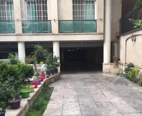 500 متر بنای اداری در 4 طبقه الهیه