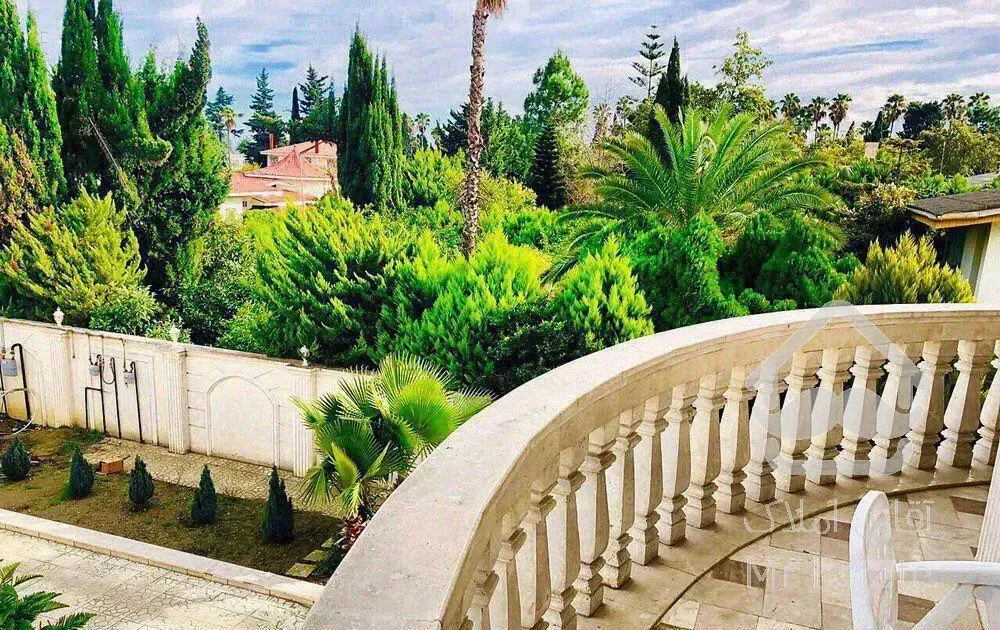 فروش ویلا ۱۲۰۰متری در محوطه ۲۰۰۰هزار متری