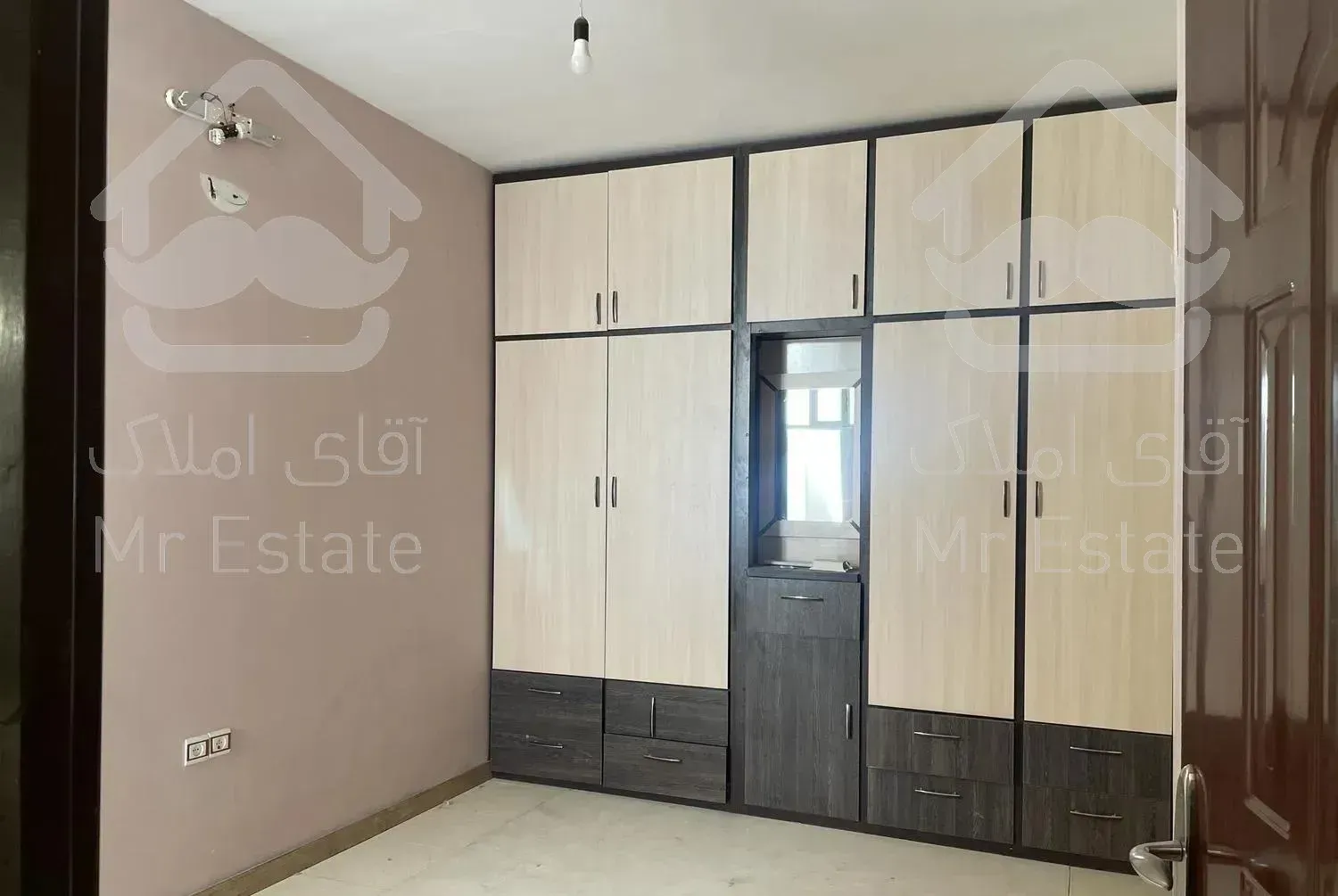 واحد ۱۰۰ متری بدون مالک  تخلیه (دالاوران -نخل)