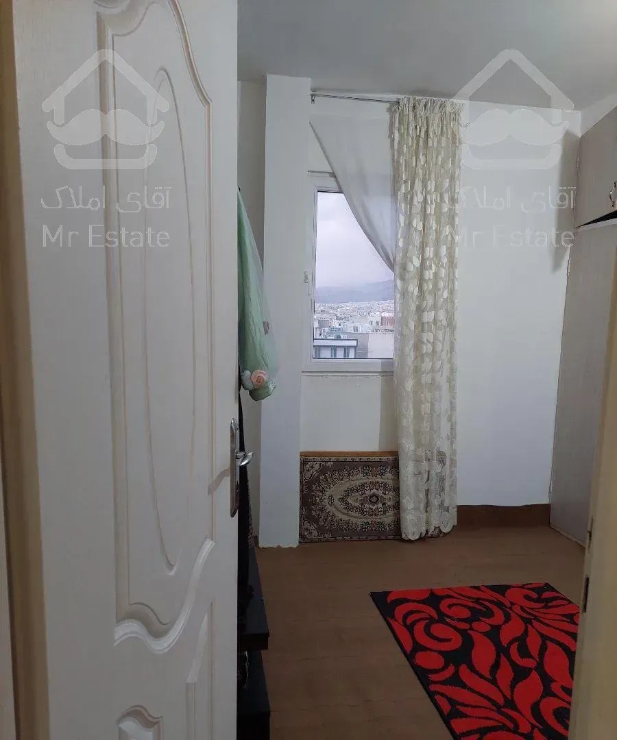 ۸۰ متری،تک واحدی،دوکله غرق نور رو به درختی