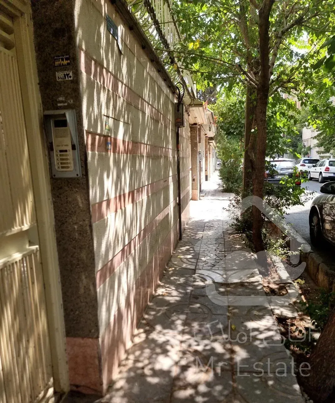 ۶۱متر خوش نقشه با پارکینگ فروشنده واقعی