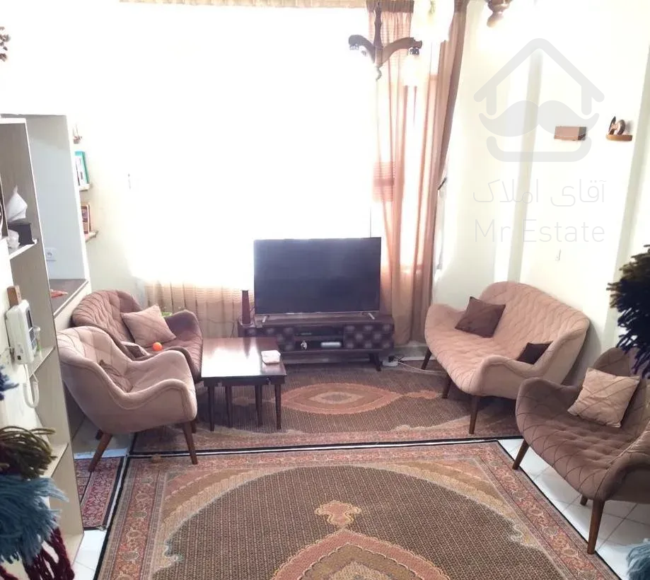 ۵۶/۵ متر/ آسانسوردار/سالن پرده خور