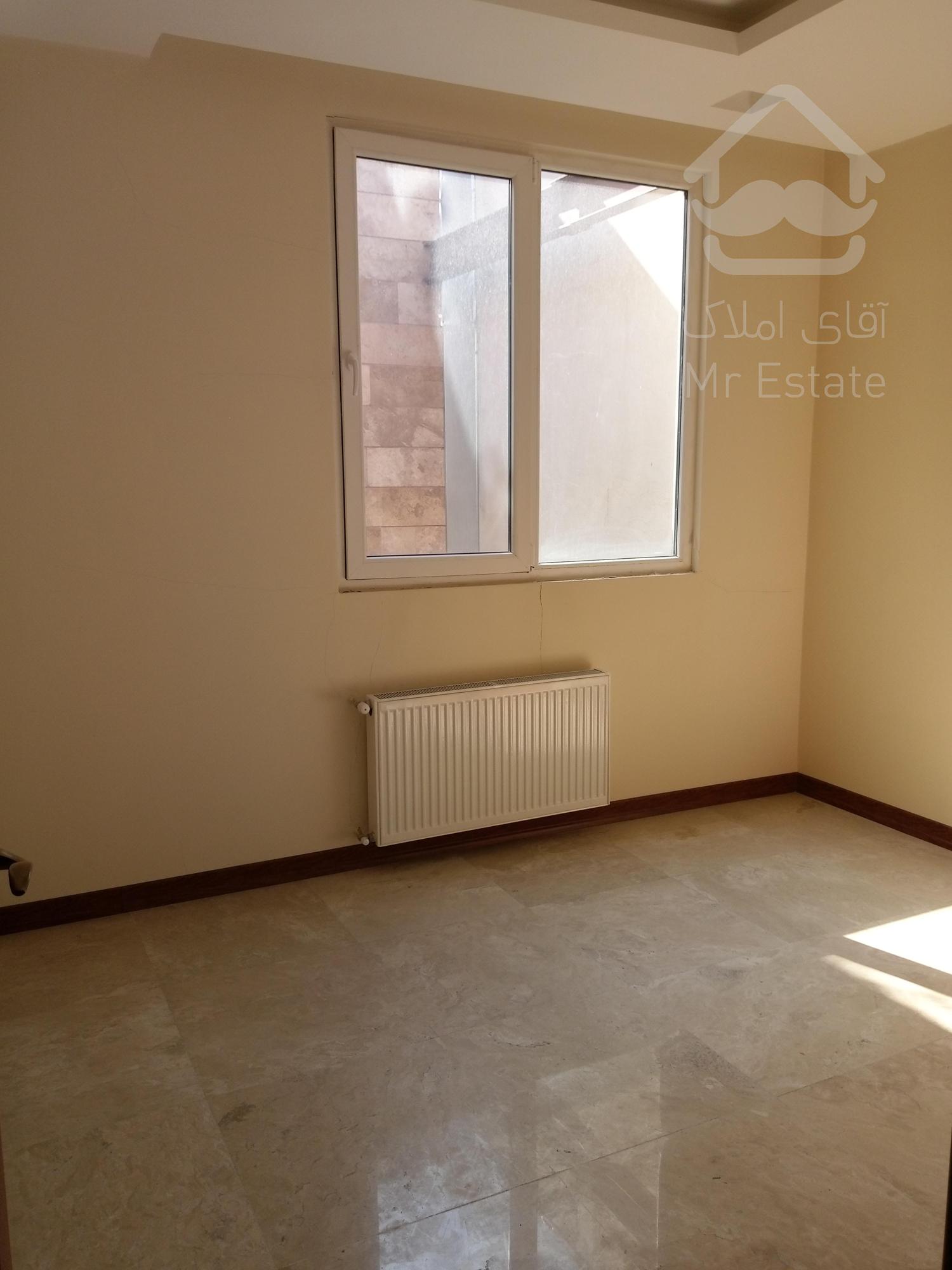 آپارتمان 170 متری ، روف گاردن ، 2 پارکینگ