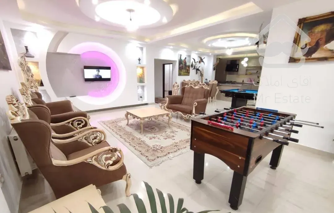 ویلا حیاط دار ۴خواب استخر دار مبلمان دارای بالکن