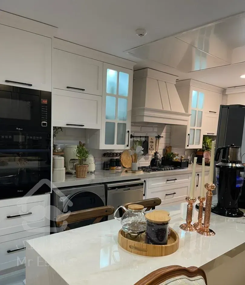 آبشار(دریاچه)/۱۳۵متر۳خواب/ویودارطبقات‌بالا