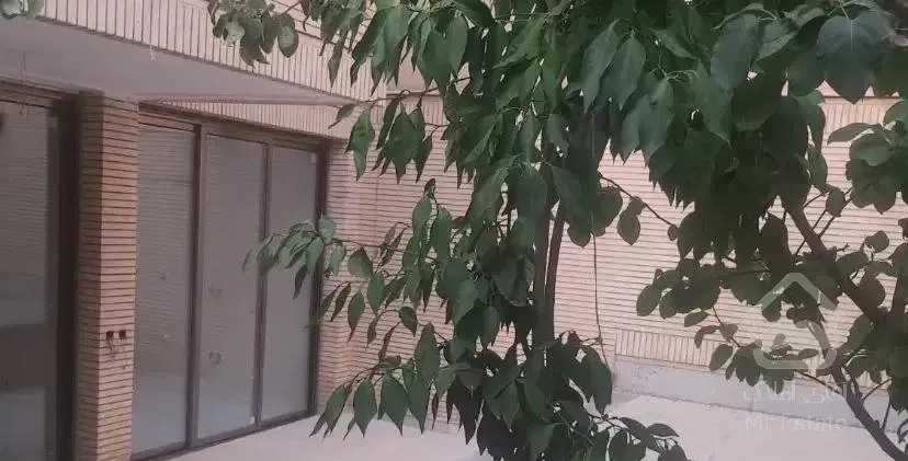 ۱۲۵متر/همکف با ۱۰۰متر حیاط/بازسازی شده/وحید