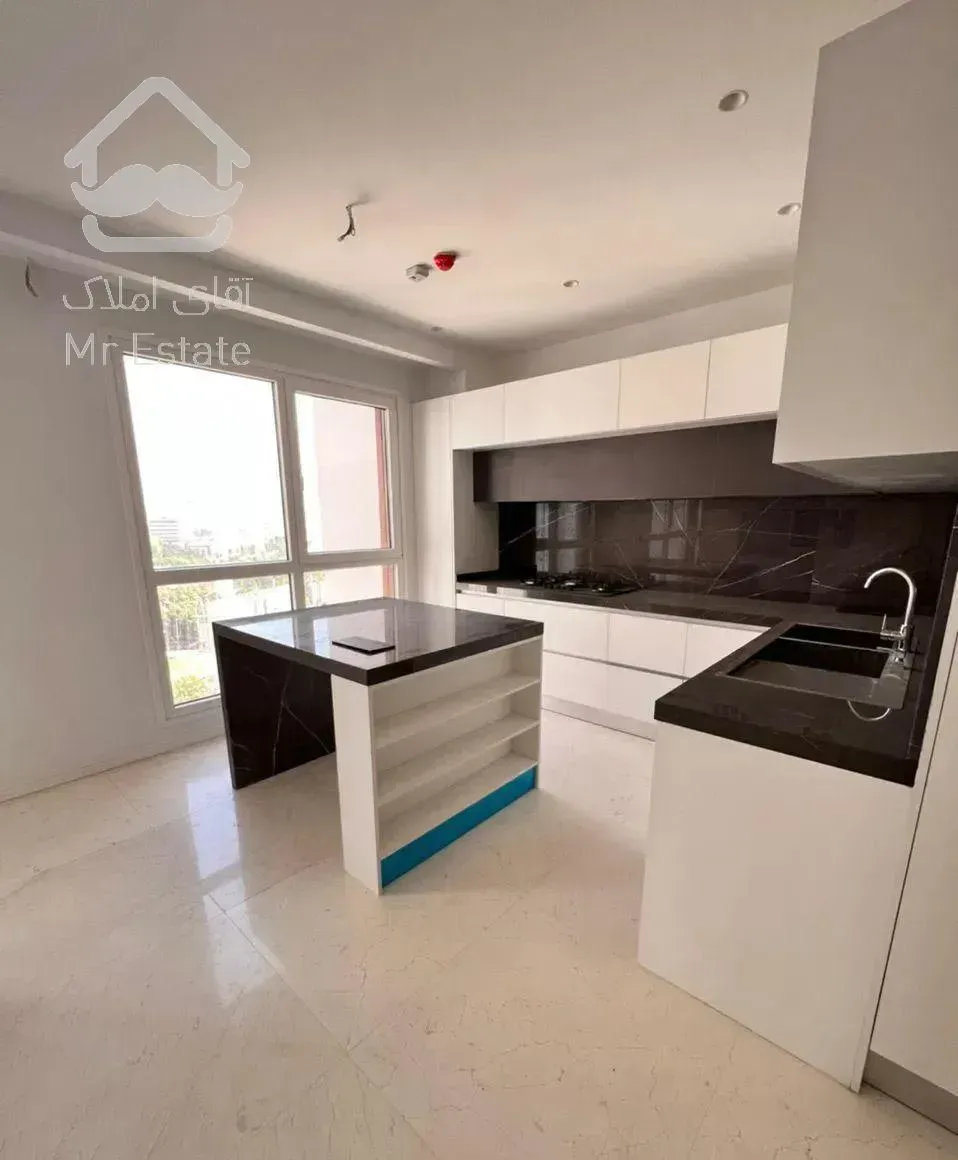 اوین برجهای کوروش۲۲۶ متر کلید نخورده