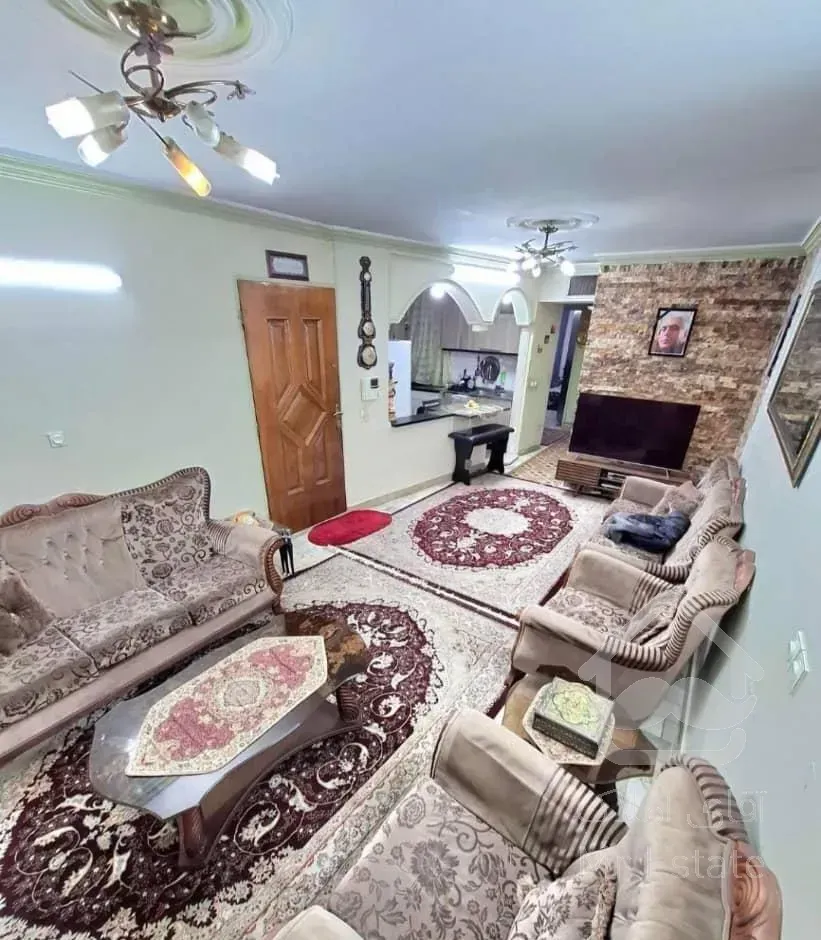 آپارتمان ۷۴ متری با حیاط اختصاصی در نارمک