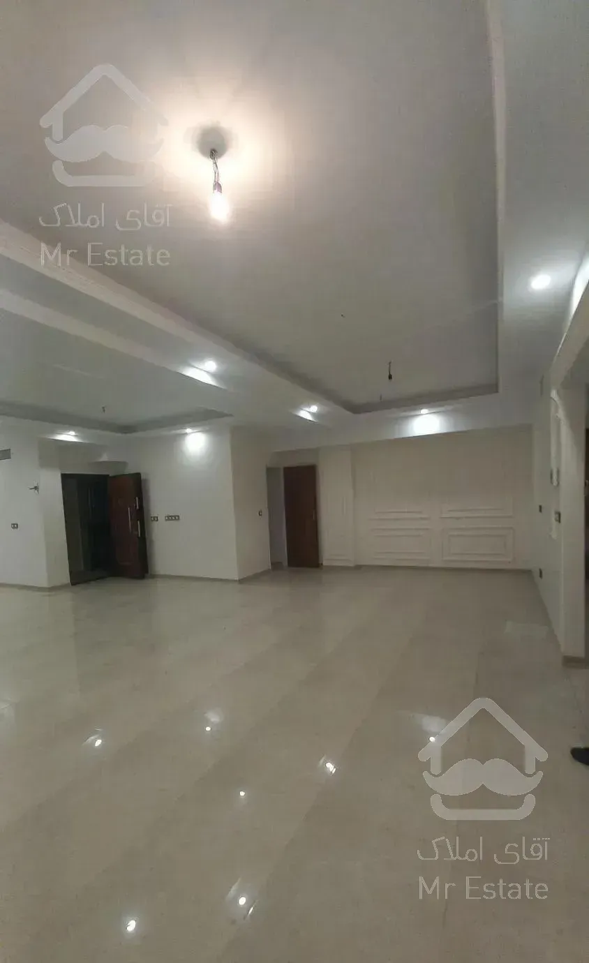 ۱۷۰ متر نوساز  شمال خواجه عبدالله با دو پارکینگ