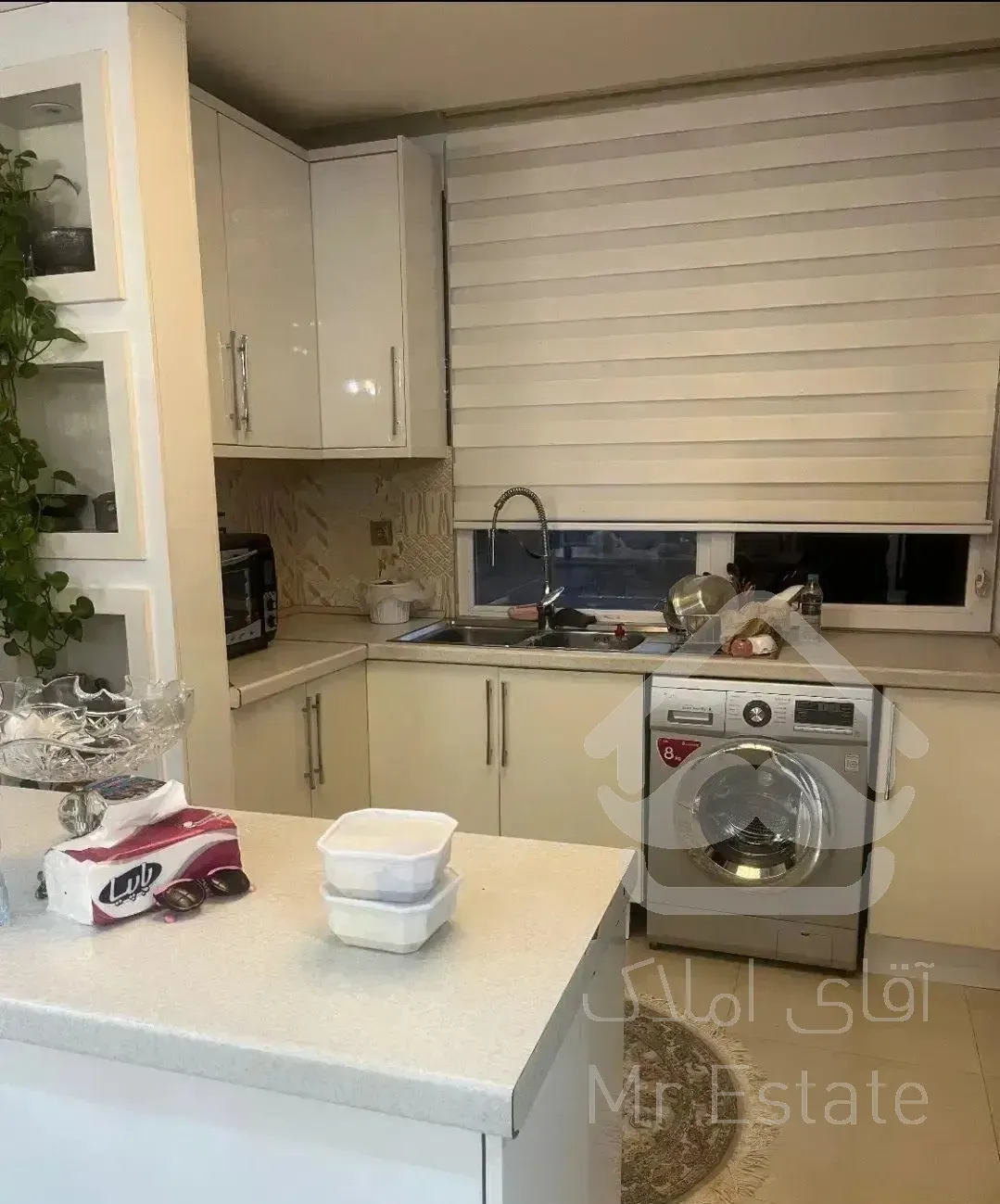 ۱۲۰ متر/ ۳ خواب/ فول امکانات/ نوساز/ قائم مقام