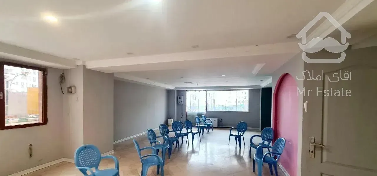 ۱۰۰متری واقع در برج دریاچه چیتگر