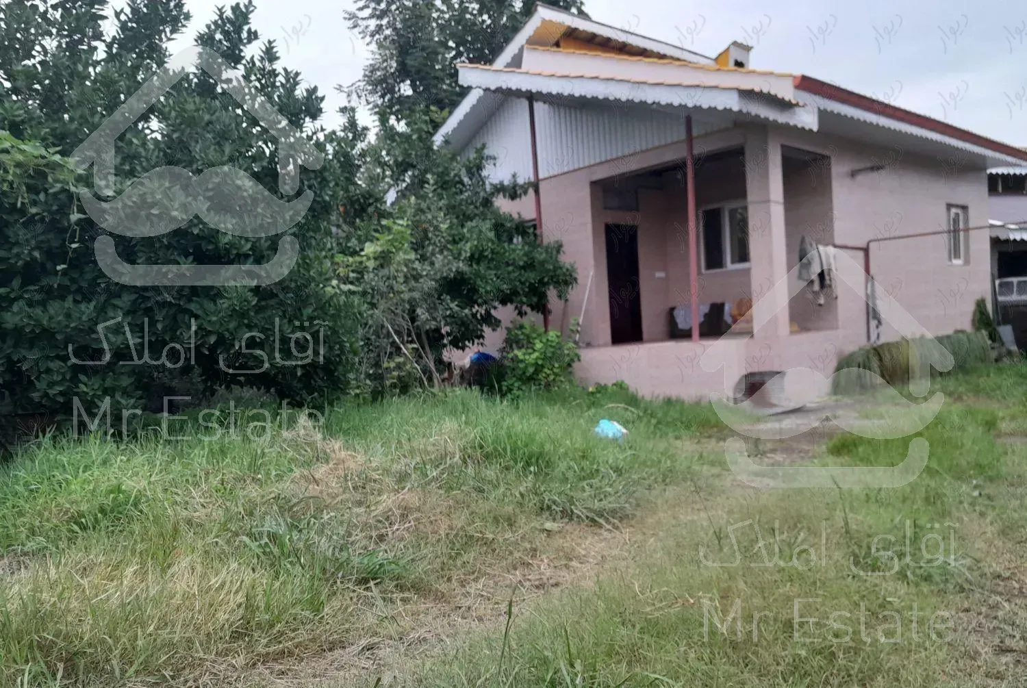 ویلا حیاط دار