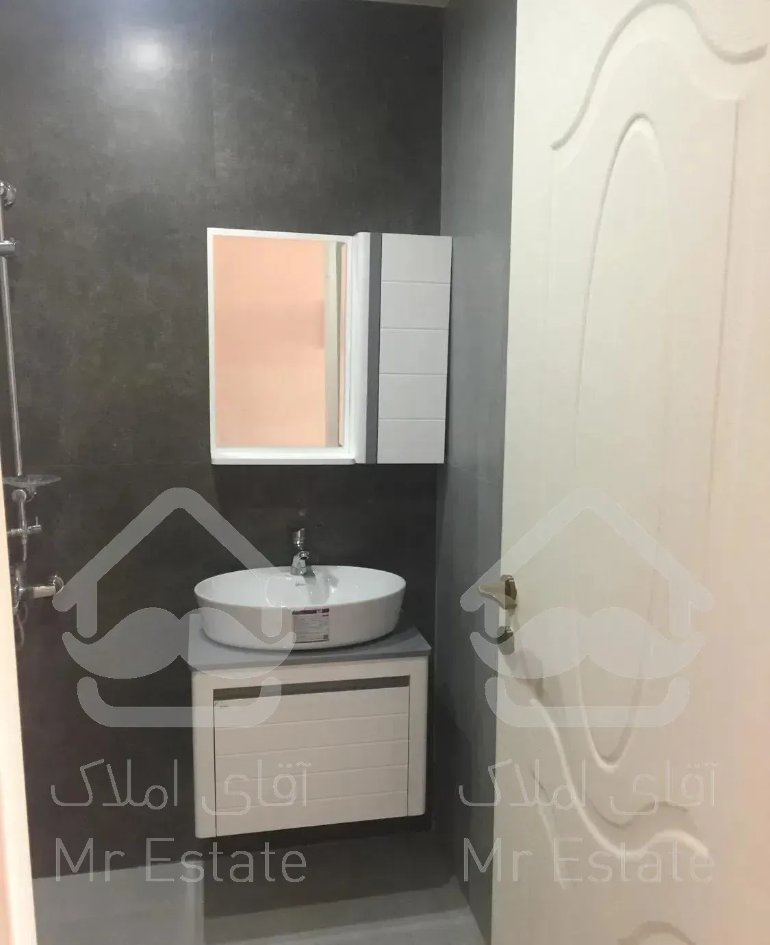 پونک شهرک نفت*۱۲۲متر*۲پارکینگ سندی*