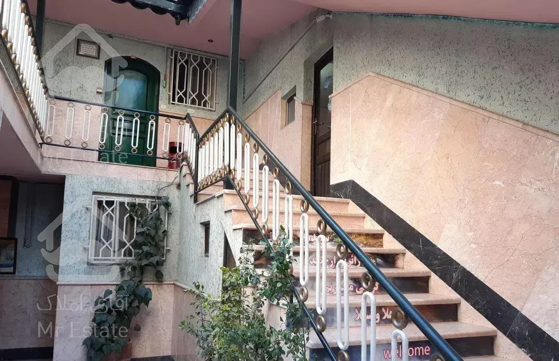 مسافرخانه سپیده - اتاق سه تخته 108