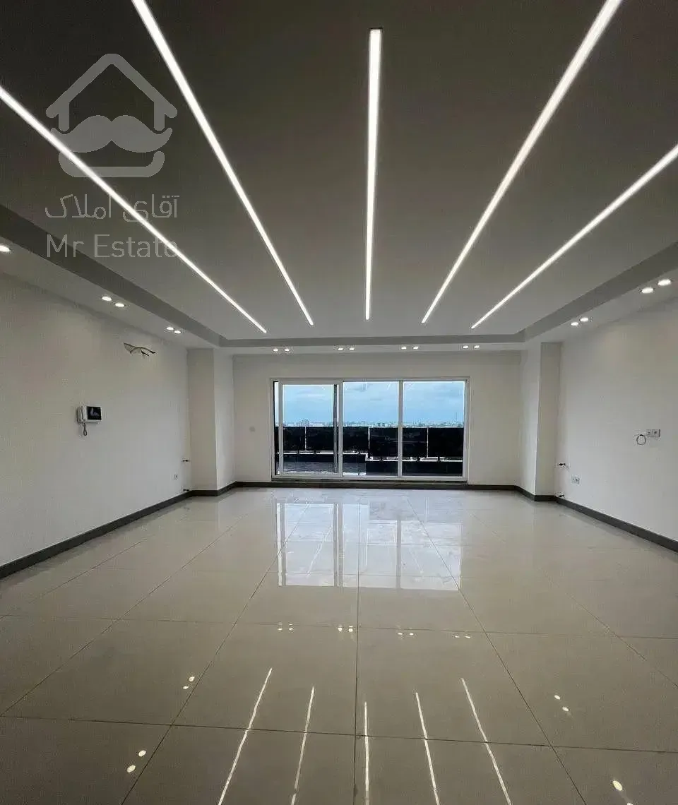 ۱۳۵متراپارتمان ساحلی/۳خواب/تراس با ویو