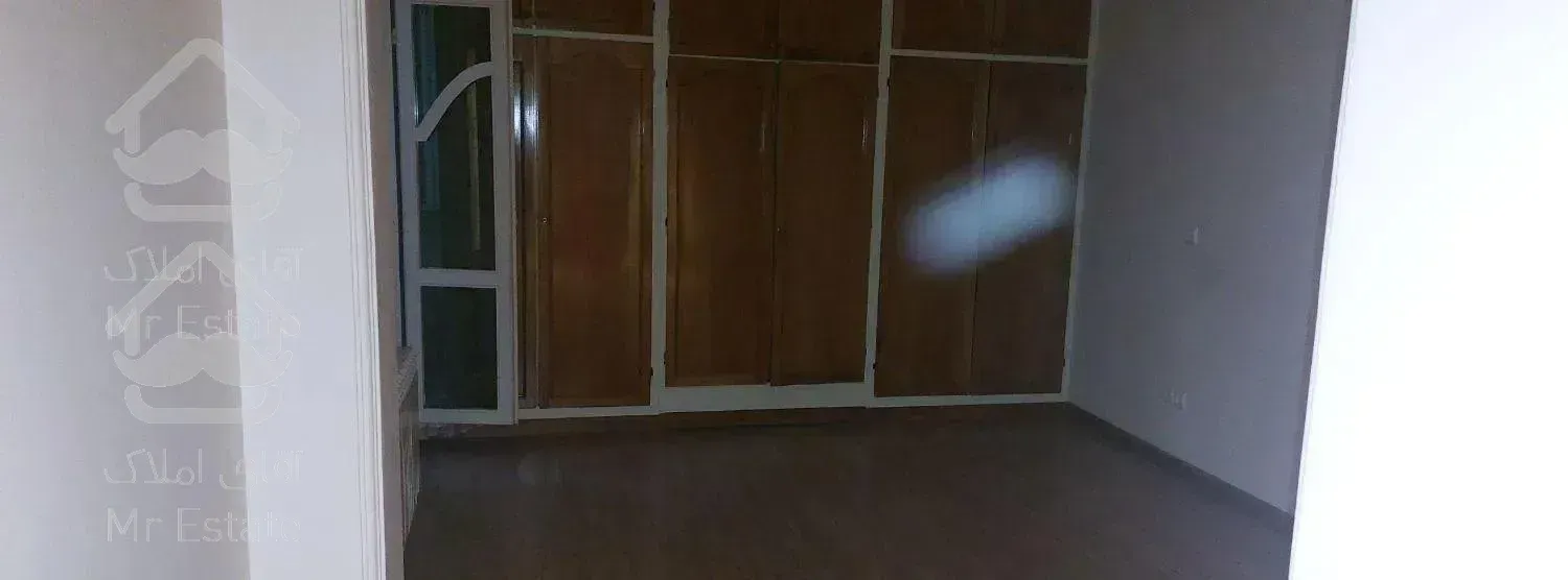 160 متر سه خواب یک خواب مستر