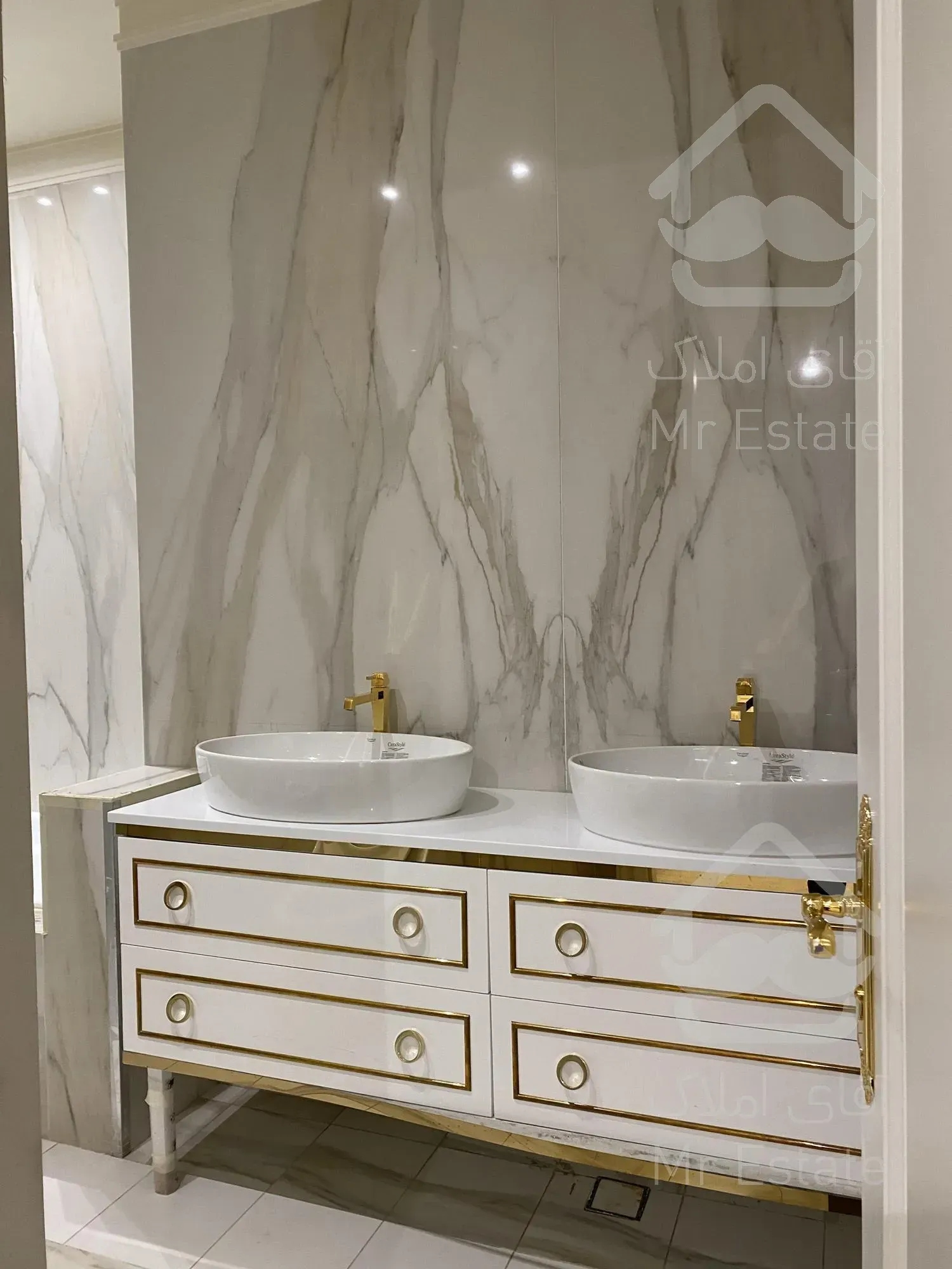 فروش ۵۷۰ متر - خاص ترین تکواحدی کلاسیک شمیران