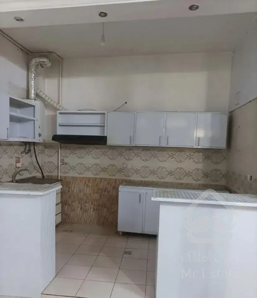 یک واحد ۵۵ متری همکف