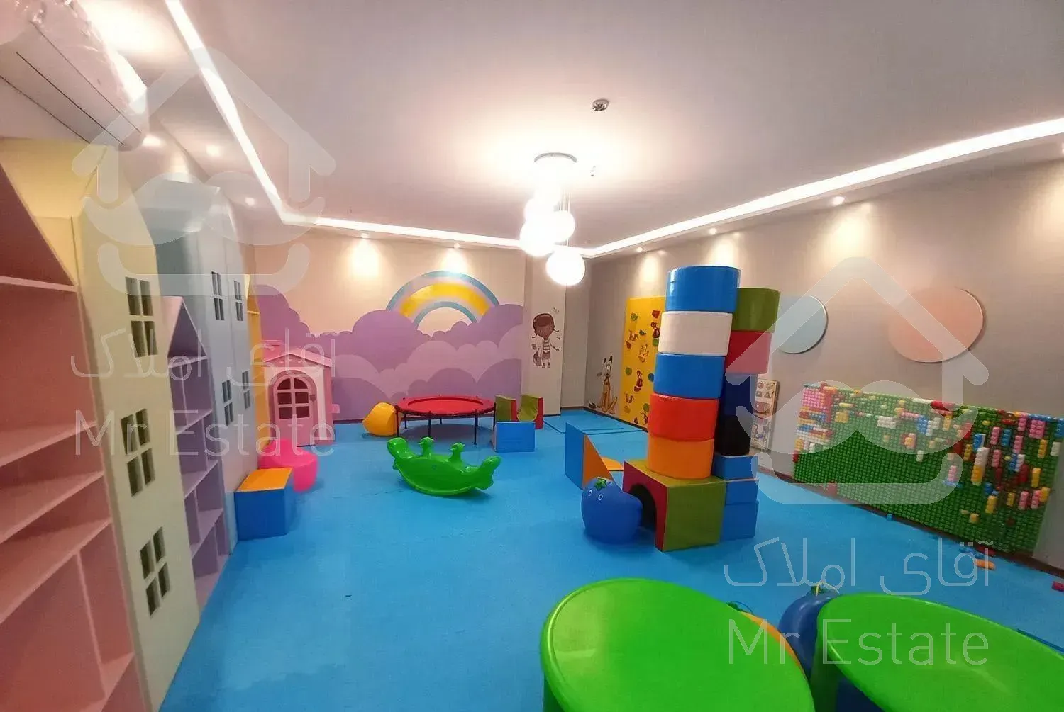 ۱۱۱متر/دوخواب/روبه افتاب/سالن قدی پرده خور/بیمه