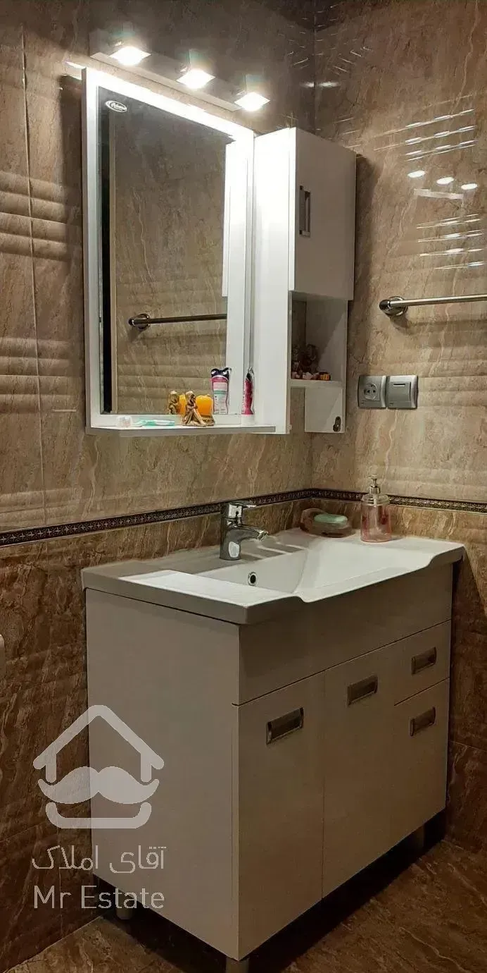 آپارتمان ۱۴۰متر،دارای اعلام حریق،اطفای حریق،