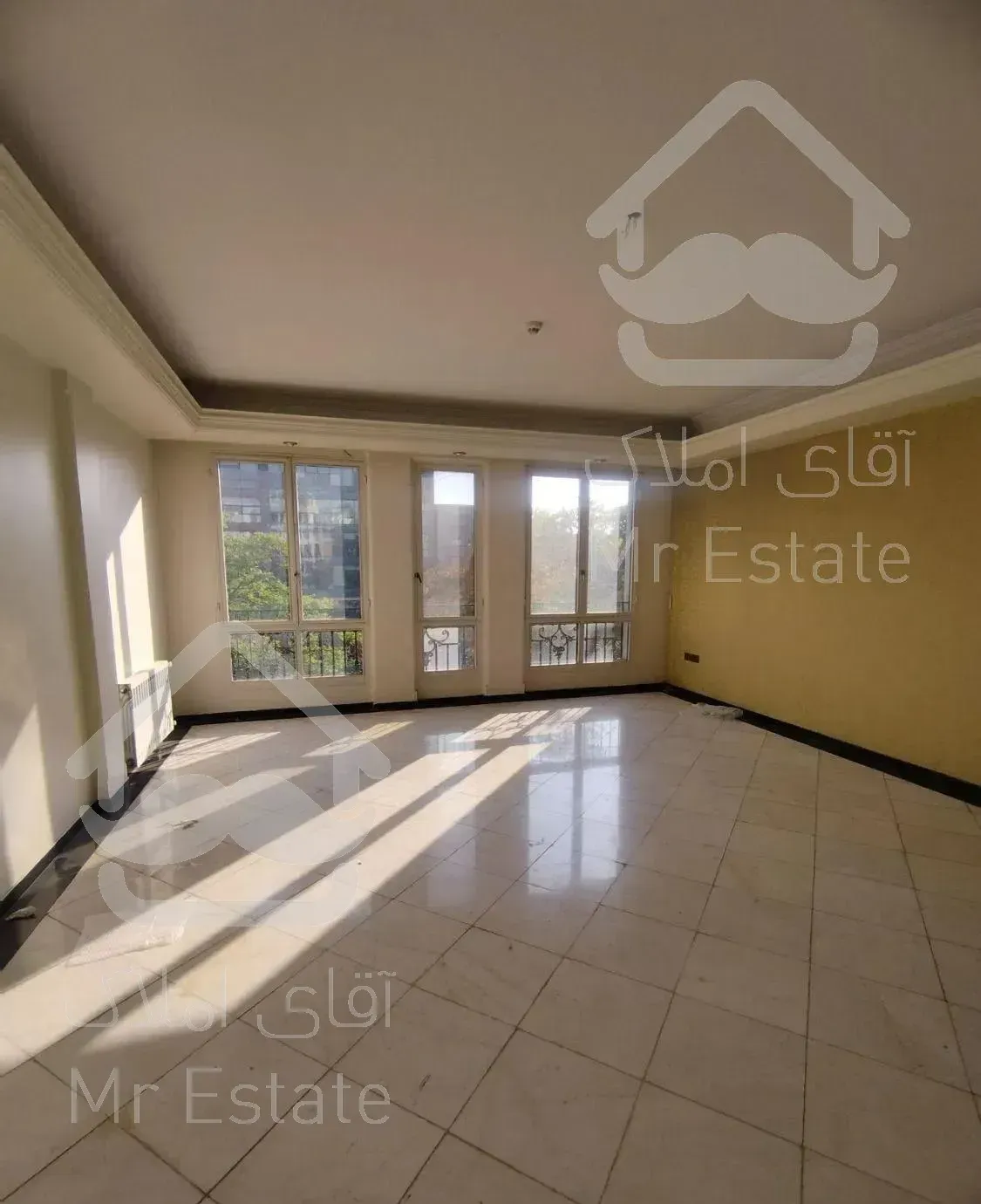 ۱۶۰ متر سه خوابه لوکیشن  نزدیک ولیعصر