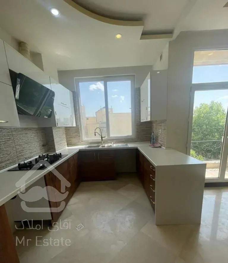 86متری دو خوابه تراس قابل چیدمان نور مستقیم