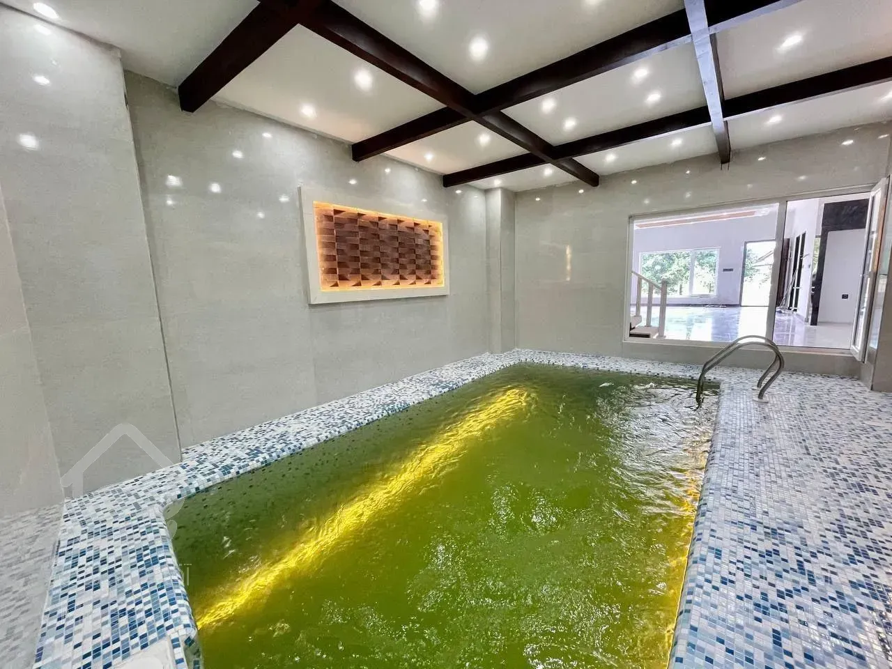 فرووش ویلا دوبلکس مدرن با موقعیت عالی ۲۱۷ متر در محمود آباد