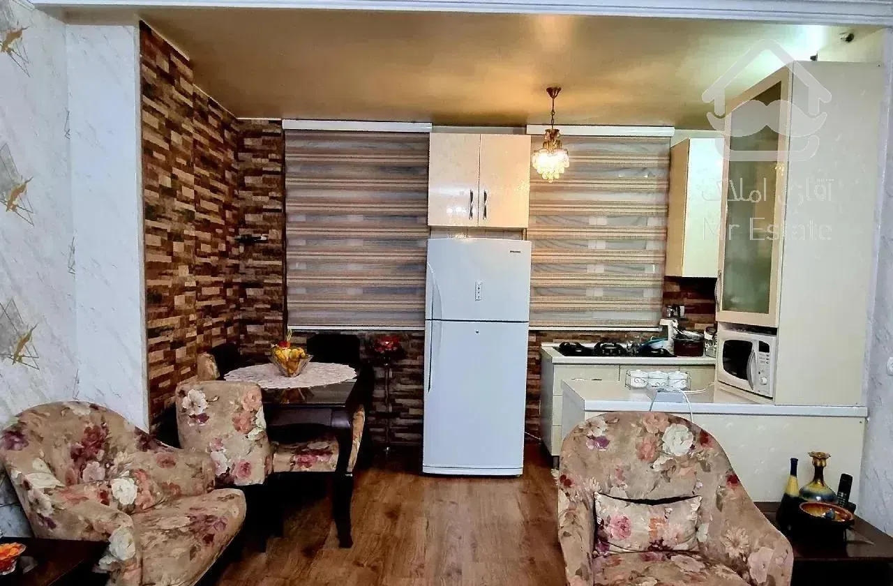 شمال فاطمی ، ۷۲متر ، ۲خواب ، ۲۰ ساله ،  فرعی