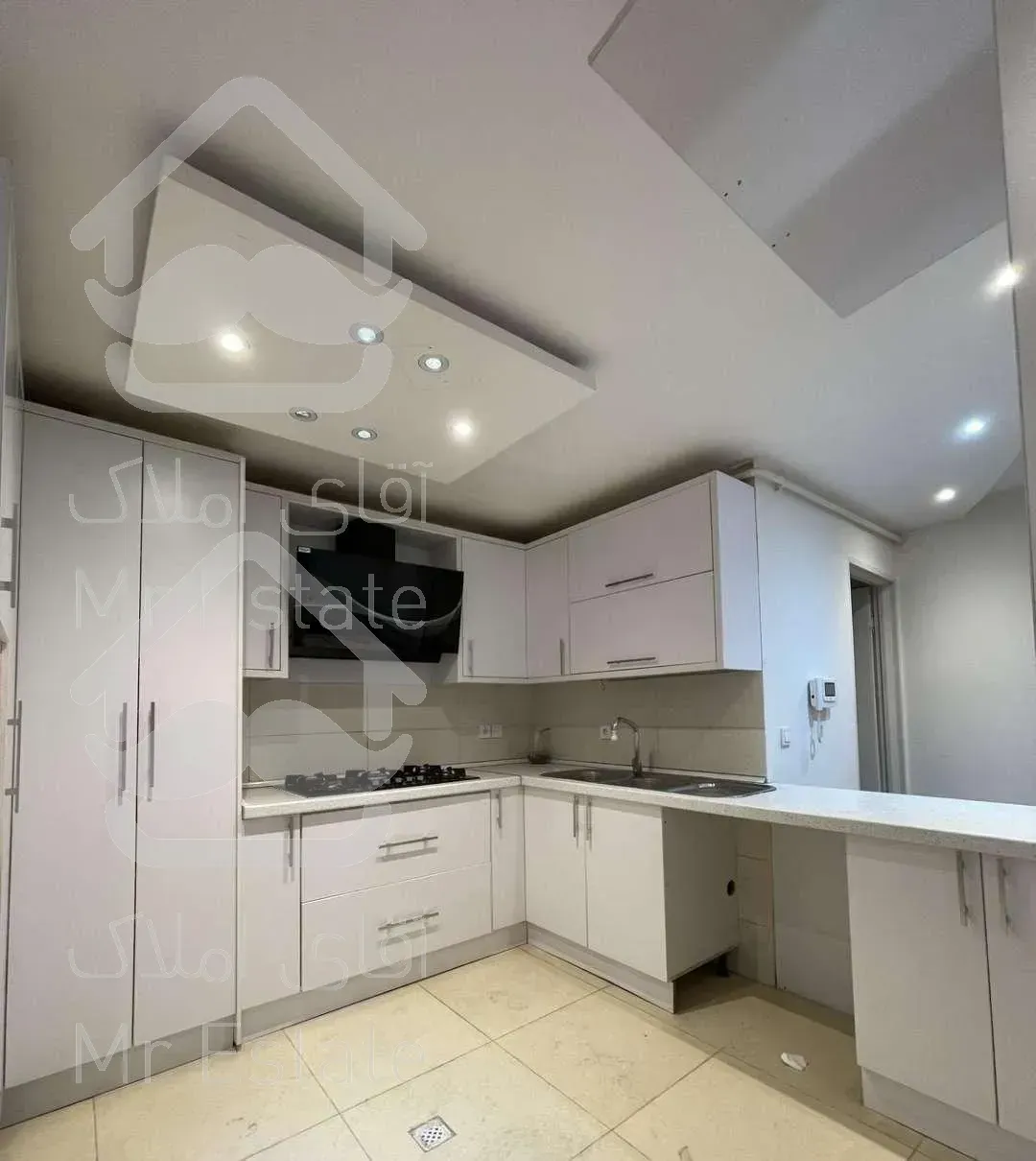 رهن و اجاره آپارتمان کف پارکت لابی مجلل ناهارخوران